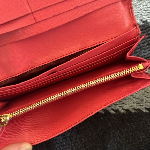 Prada long wallet coral color - Picture 3 of 9